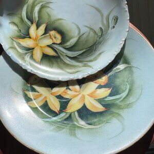 Set of 2 Rare Antique Rosenthal Versailles Daffodil 8" & 9" Plates (1891-1906)